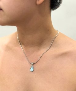 Agua Oval Pendant Chain Necklace